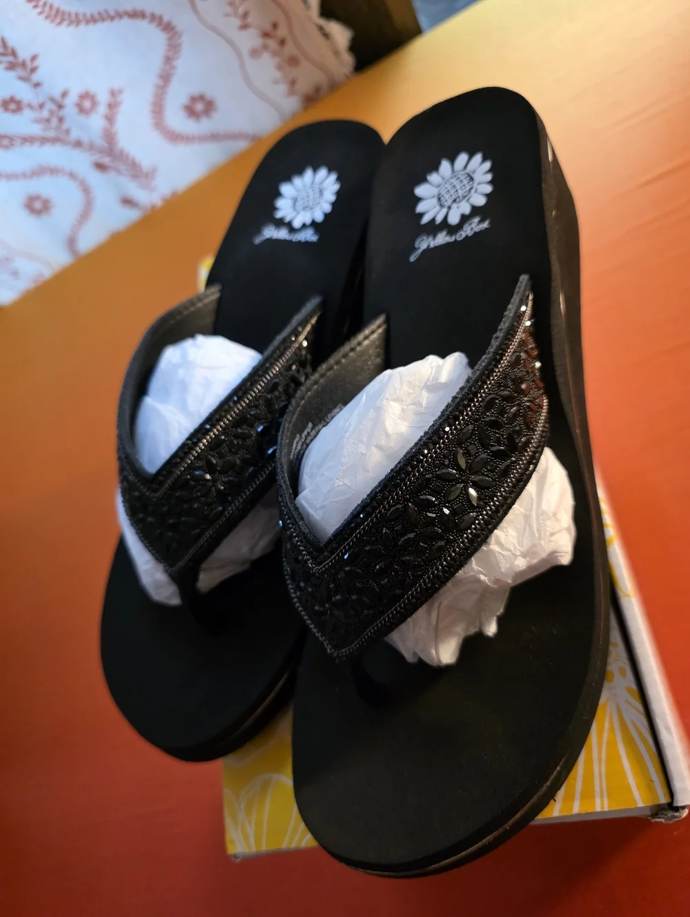 Brand New-Yellow Box Black Beaded Thong Sandals. Size 9.5 Womens - Picture 1 of 9